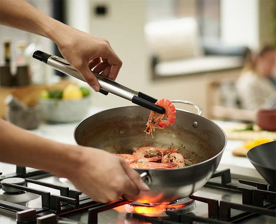 [hidden] [lifestyle] Elevate™ Fusion Precision Tongs - 10574 - Image 2