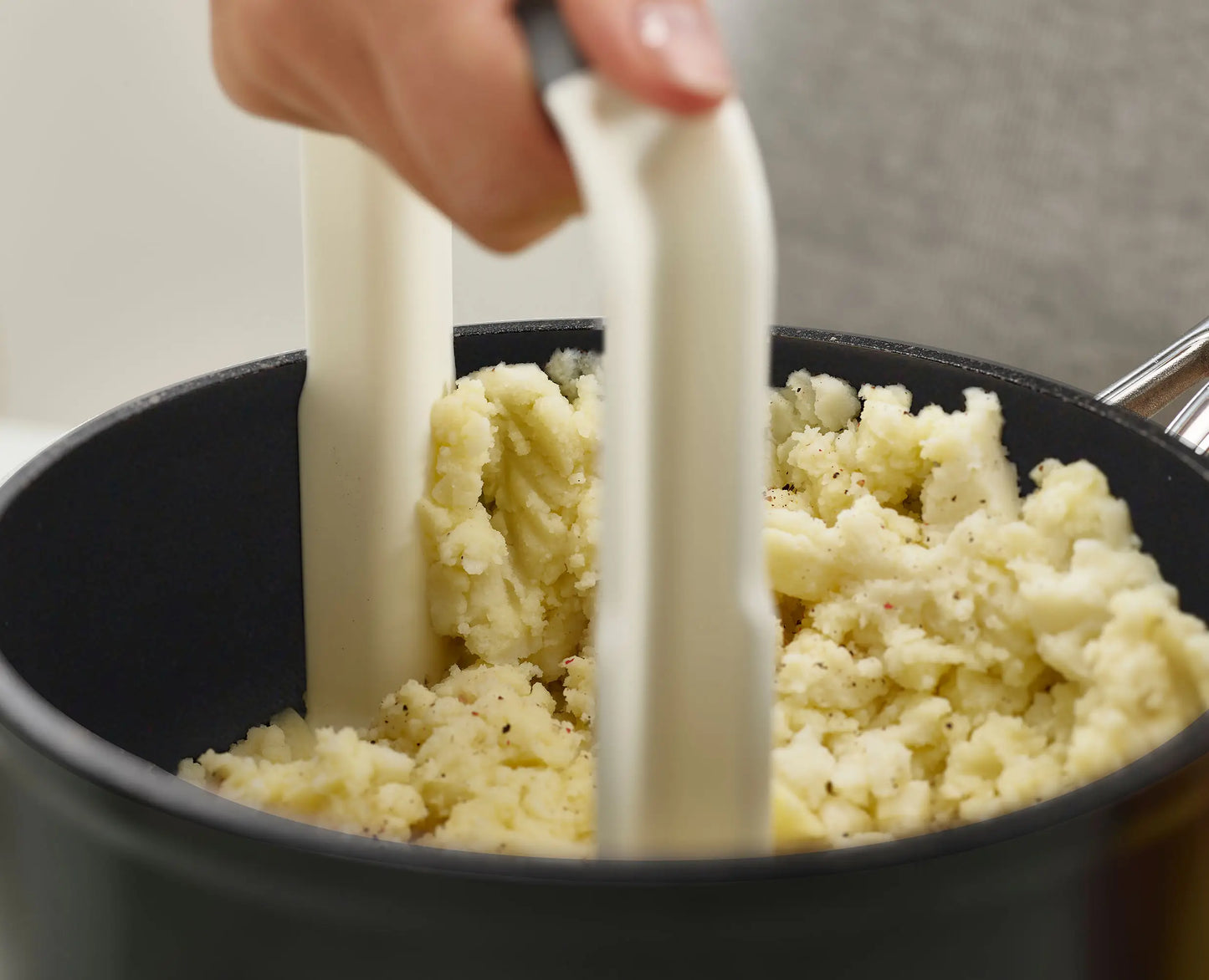 [half-width] Easy-Mash™ Potato Masher - 20140 - Image 5