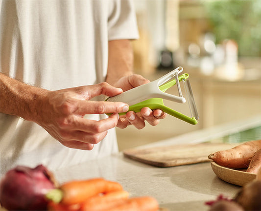 [hidden] [lifestyle] Nest™ Peel Set of 2 Peelers - 20228 - Image 2