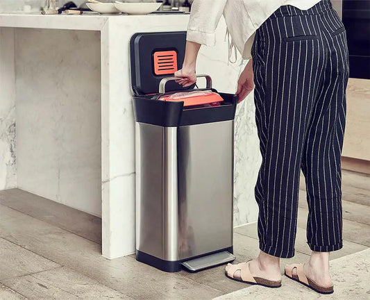 [hidden] [lifestyle] Titan 30L Trash Compactor - 30030 - Image 2