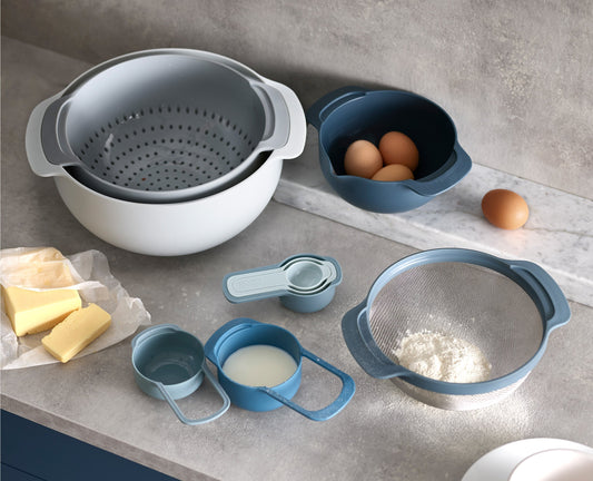 [hidden] [lifestyle] 3-piece Blue Baking Bundle Set - Image 2