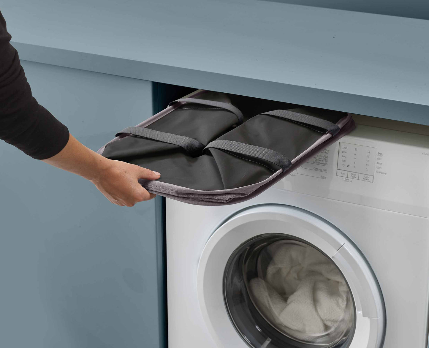 [half-width] Hold-All™ Max Collapsible 55L Laundry Basket - 50039 - Image 6