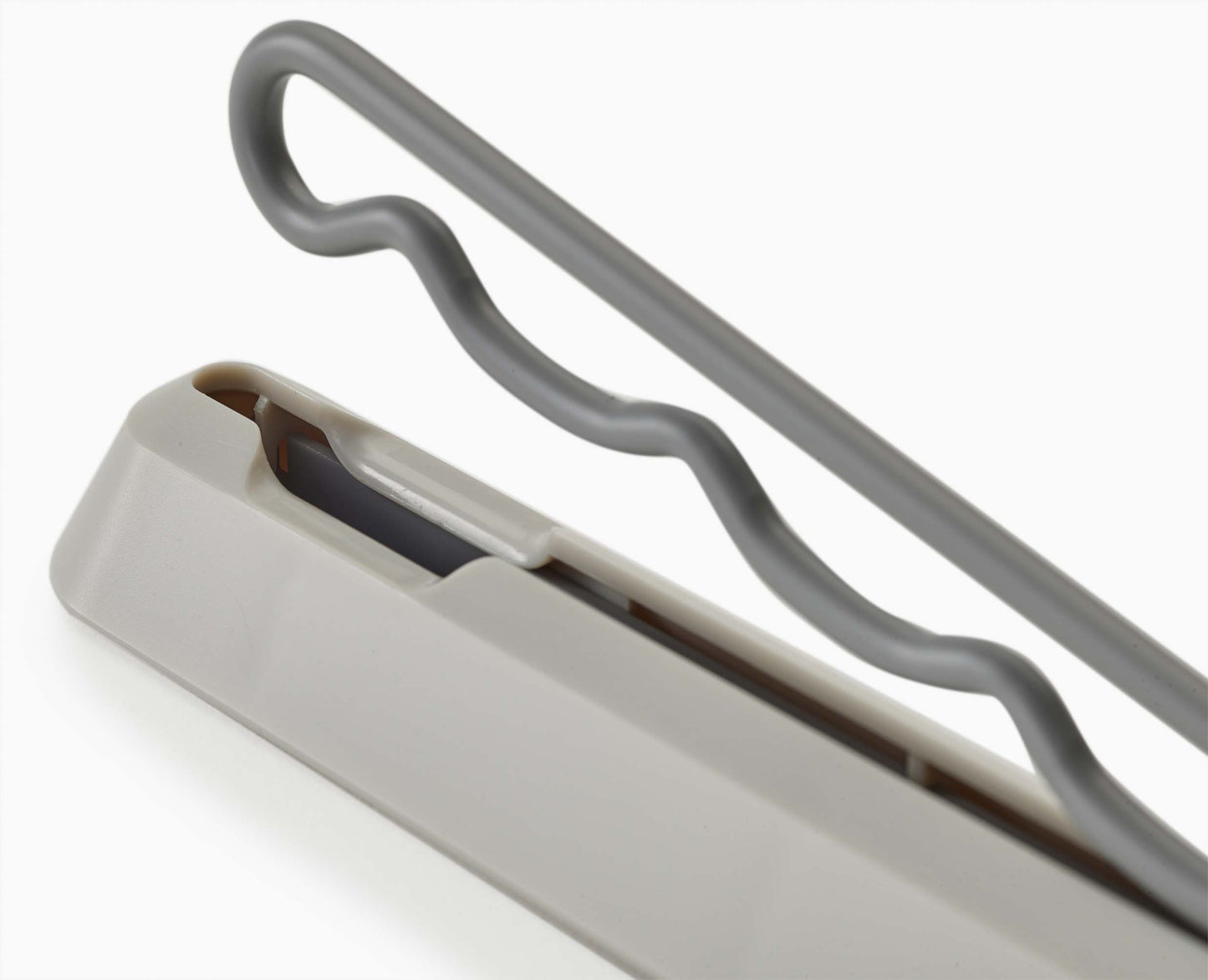 [half-width] Orderly™ Retractable Hanging Rail - 55004 - Image 4