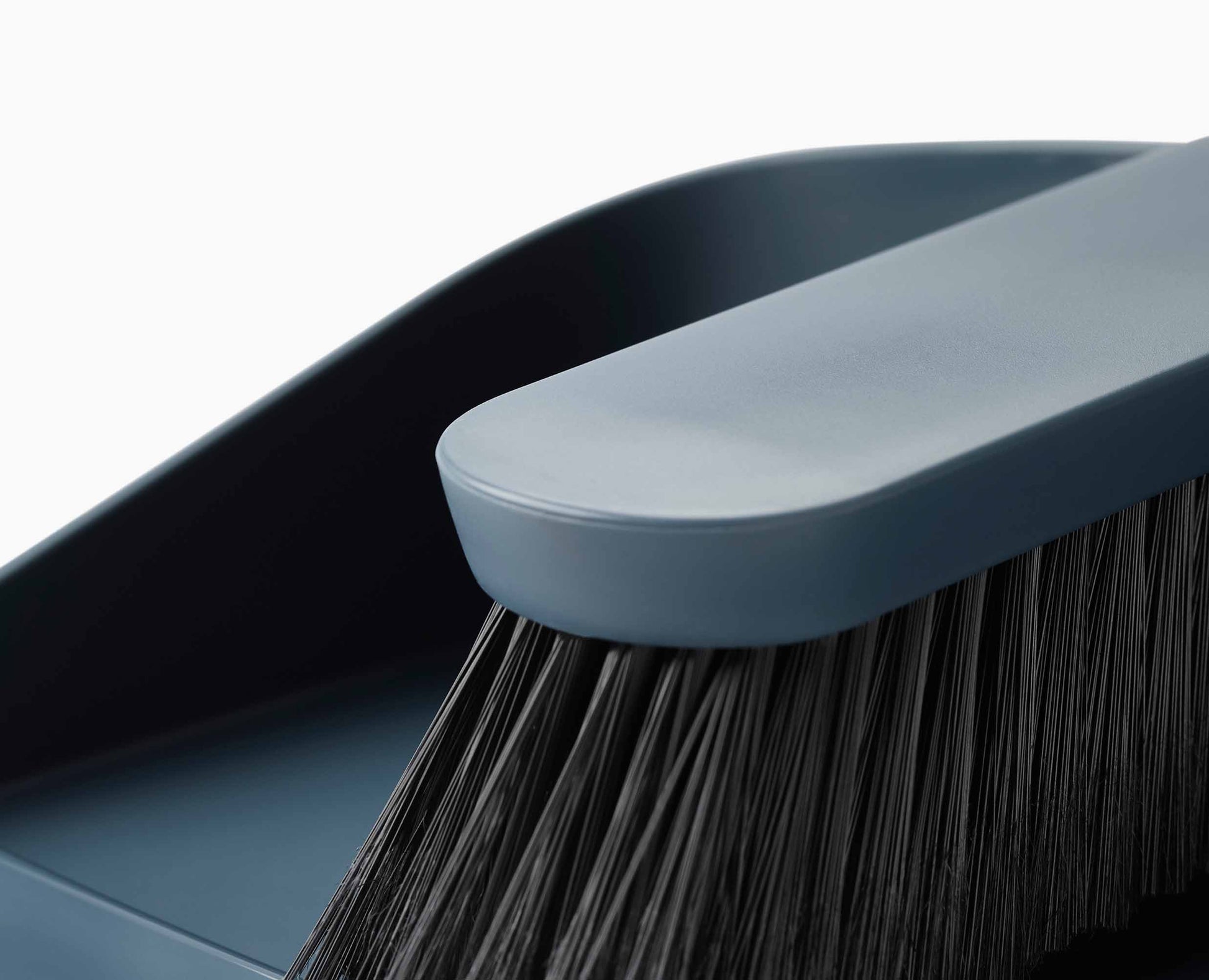 [half-width] CleanStore Wall-mounted Dustpan and Brush - 60221 - Image 8