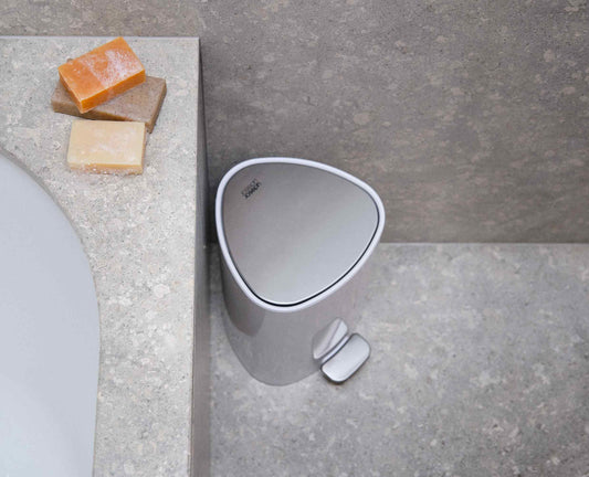 [hidden] [lifestyle] EasyStore™ 5L Gloss White Bathroom Bin