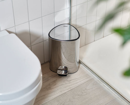 [hidden] [lifestyle] EasyStore™ Luxe 5L Pedal Bin - 70596 - Image 2