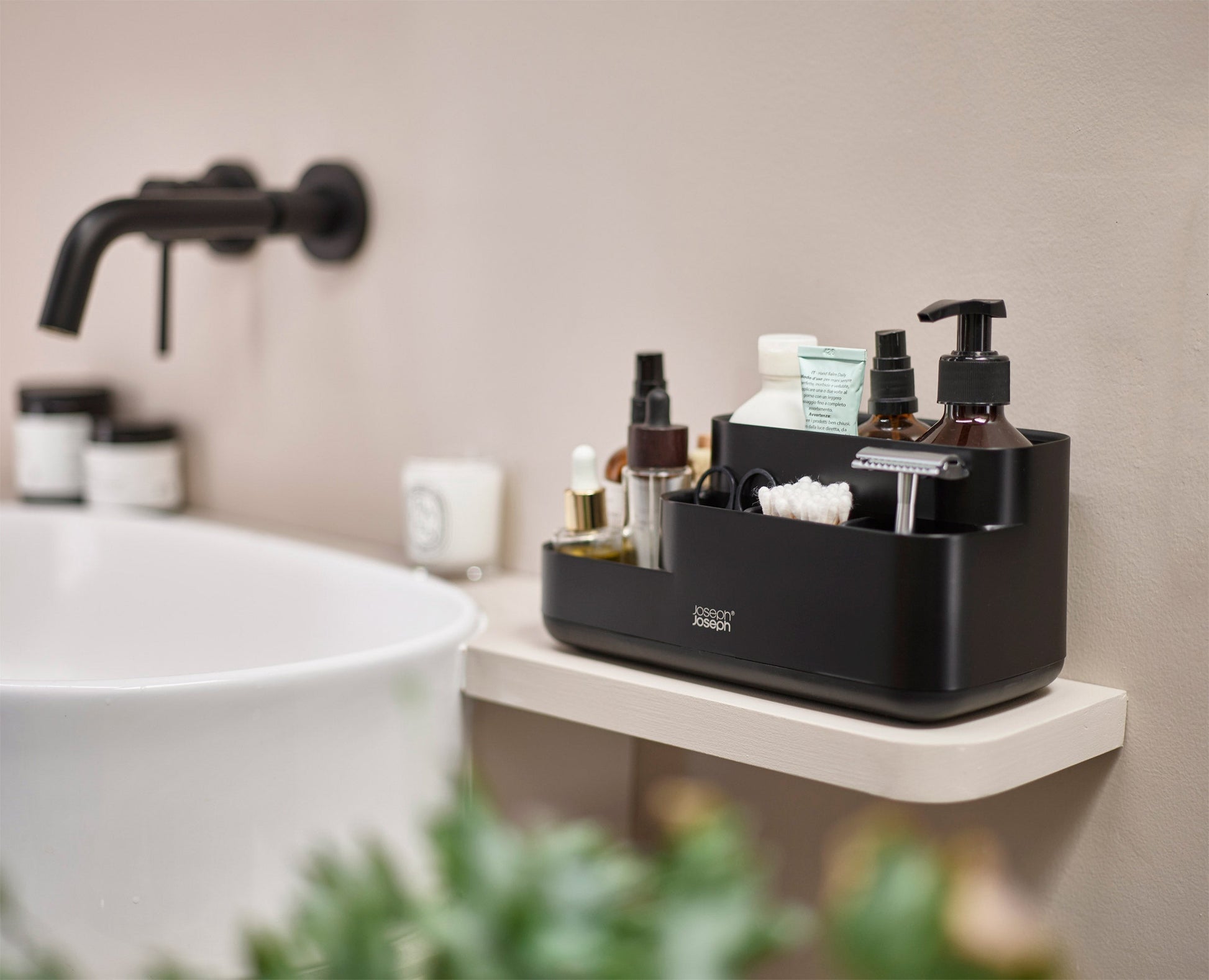 [half-width] Matt Black Bathroom Set