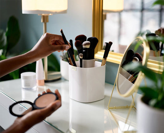 [hidden] [lifestyle] Viva Makeup Brush Pot - 75008 - Image 2