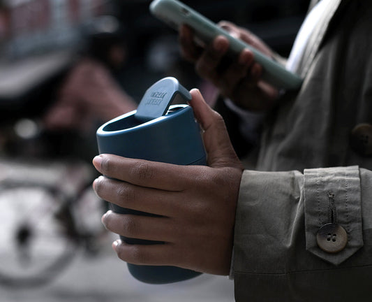 [hidden] [lifestyle] Sipp™ Travel Mug with Hygienic Lid 340ml - 81124 - Image 2