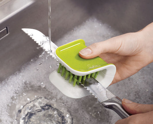 [hidden] [lifestyle] BladeBrush™ Knife & Cutlery Cleaning Brush - 85105 - Image 2