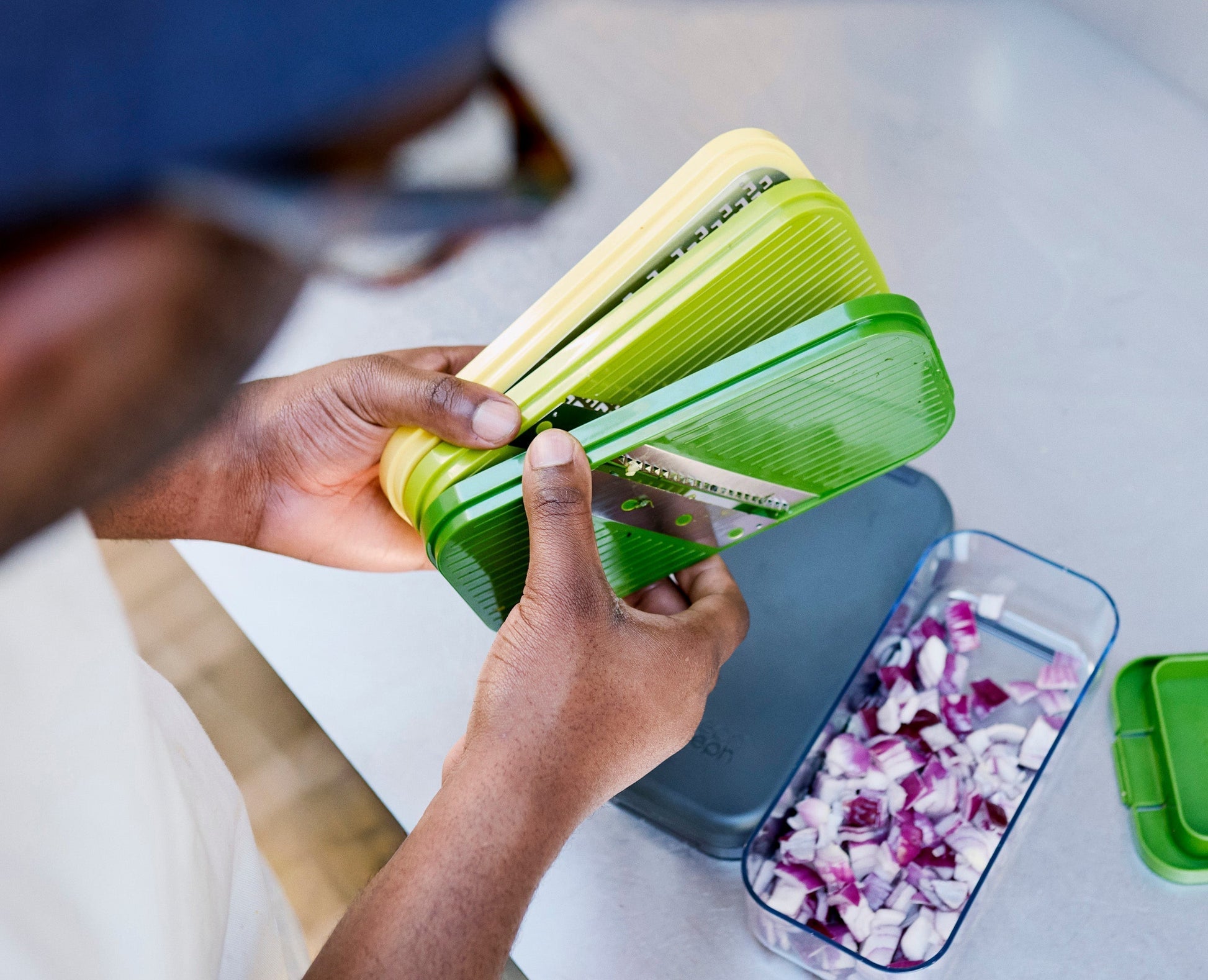 Multi-prep™ Compact Multicolour 4-piece Grater & Slicer