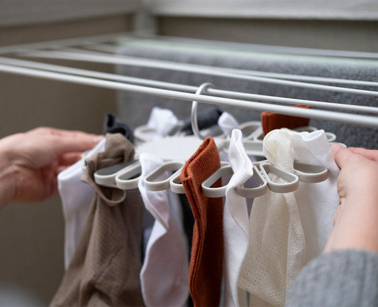 [hidden] [lifestyle] Petal™ 22-piece Quick-grip Ecru Drying Hanger - 50051 - Image 2